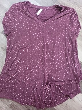 Latched Mama Mauve Polka Dot V-Neck Short Sleeve Top